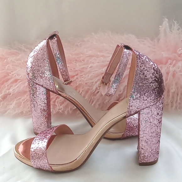D and Heart Shoes - ⭐️Host Pick ⭐️ D and Heart | Pink Dazzling Glitter Shoes